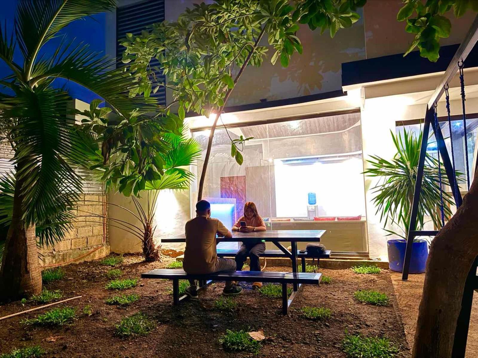 Goofy Ants Hostel Puerto Princesa Luaran gambar